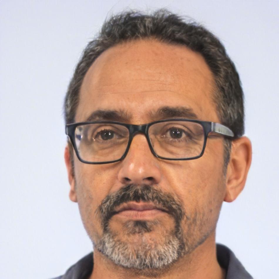 Ritratto di Samuele Turchetti, responsabile relazioni aziendali